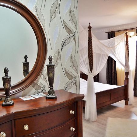 Vila Nicole Hotel Haţeg Esterno foto